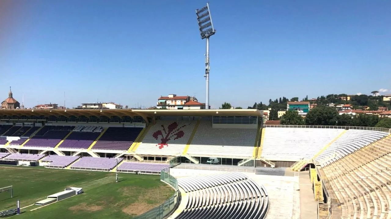 Tribine u obliku zakrivljenosti Fiesole (stadion A. Franchi – FI)