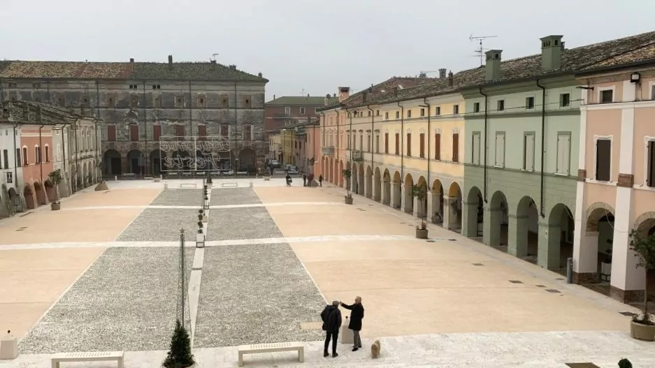 Piazza Finzi (Rivarolo Mantovano - MN)